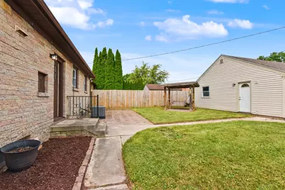 1726  Grams Ct, Sheboygan, WI 53081 - Photo 24