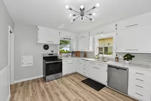 1726 Grams Ct, Sheboygan, WI 53081 - Photo 8