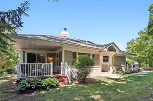 3187 S Waterford Ct, New Berlin, WI 53151 - Photo 4