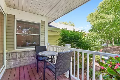 3187 S Waterford Ct, New Berlin, WI 53151 - Photo 6