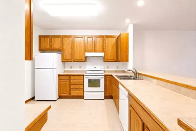 400 S Rice St #18, Whitewater, WI 53190 - Photo 4