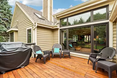 W263N2367  Deer Haven Dr, Pewaukee, WI 53072 - Photo 16