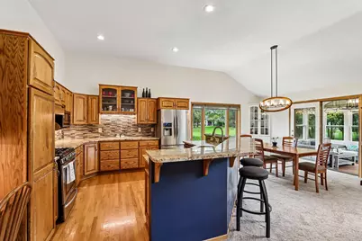 W263N2367  Deer Haven Dr, Pewaukee, WI 53072 - Photo 10