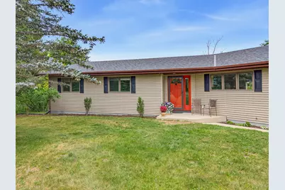 N5471  Loraine Dr, Fredonia, WI 53021 - Photo 4