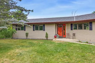 N5471 Loraine Dr, Fredonia, WI 53021 - Photo 4