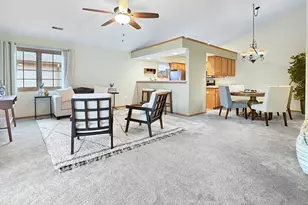 2264 Circle Ridge Rd, Delafield, WI 53018 - Photo 2