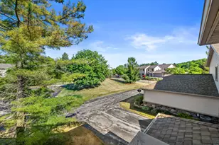 2264 Circle Ridge Rd, Delafield, WI 53018 - Photo 18