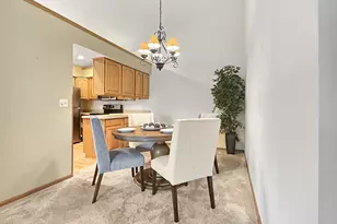 2264 Circle Ridge Rd, Delafield, WI 53018 - Photo 6
