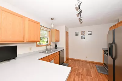 W201N16255  Ash Dr, Jackson, WI 53037 - Photo 8