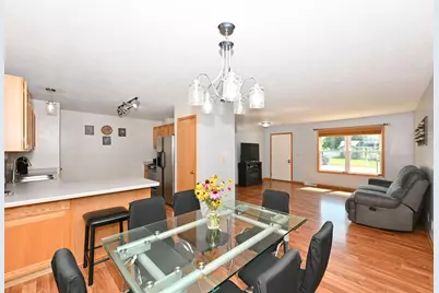 W201N16255  Ash Dr, Jackson, WI 53037 - Photo 6