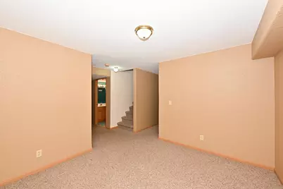 W201N16255  Ash Dr, Jackson, WI 53037 - Photo 14