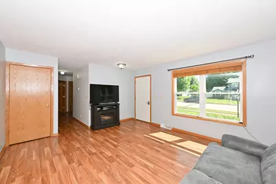 W201N16255  Ash Dr, Jackson, WI 53037 - Photo 2