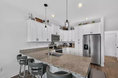 1361  Scenic Pointe Ct, Hartford, WI 53027 - Photo 8
