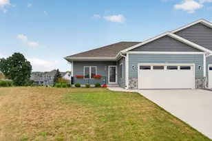 1361 Scenic Pointe Ct, Hartford, WI 53027 - Photo 20