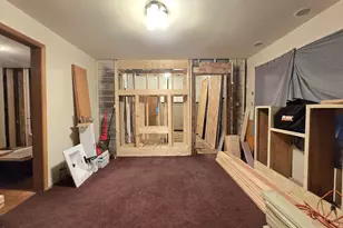 3720 W Dorothy Pl, Milwaukee, WI 53215 - Photo 6