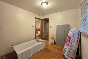 3720 W Dorothy Pl, Milwaukee, WI 53215 - Photo 14