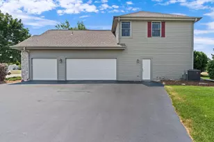 1704 River Lakes Rd, Oconomowoc, WI 53066 - Photo 38