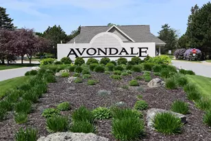 W240N2160 Dorchester Dr, Pewaukee, WI 53072 - Photo 2
