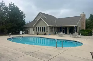 W240N2160 Dorchester Dr, Pewaukee, WI 53072 - Photo 28