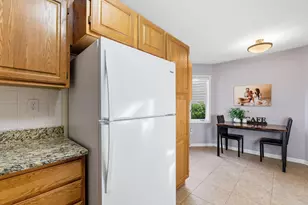 W240N2160 Dorchester Dr, Pewaukee, WI 53072 - Photo 12