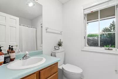 W240N2160  Dorchester Dr #11B, Pewaukee, WI 53072 - Photo 16