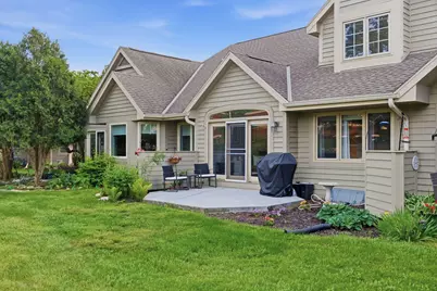 W240N2160  Dorchester Dr #11B, Pewaukee, WI 53072 - Photo 22