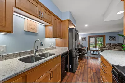 801 S Imperial Dr, Hartland, WI 53029 - Photo 14