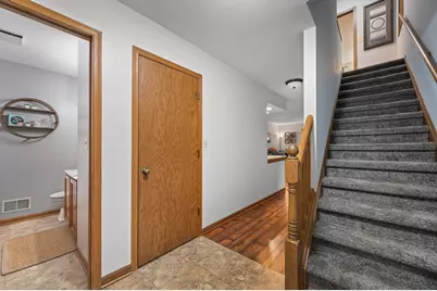 801 S Imperial Dr, Hartland, WI 53029 - Photo 8