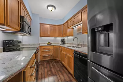 801 S Imperial Dr, Hartland, WI 53029 - Photo 12