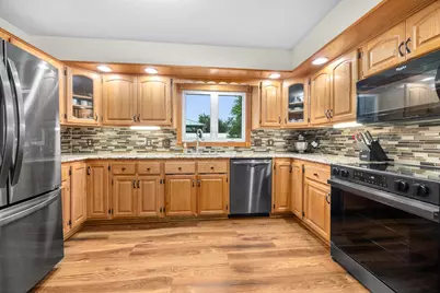S94W14409  Groveway Ln, Muskego, WI 53150 - Photo 12