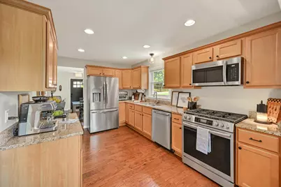 12311 W Woodland Ave, Wauwatosa, WI 53226 - Photo 18