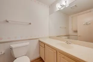 N21W24178 Dorchester Dr, Pewaukee, WI 53072 - Photo 8