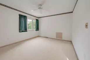 N21W24178 Dorchester Dr, Pewaukee, WI 53072 - Photo 12