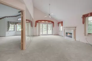 N21W24178 Dorchester Dr, Pewaukee, WI 53072 - Photo 2