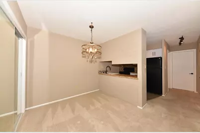 3935 S 84th St #4, Greenfield, WI 53228 - Photo 12