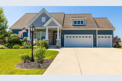 8211 W Highlander Dr, Mequon, WI 53097 - Photo 2