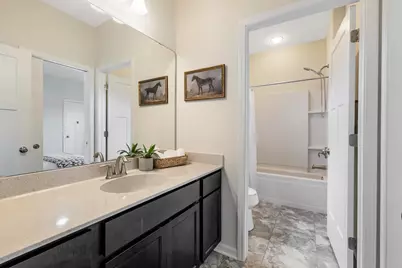 8211 W Highlander Dr, Mequon, WI 53097 - Photo 14