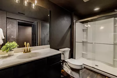 8211 W Highlander Dr, Mequon, WI 53097 - Photo 22