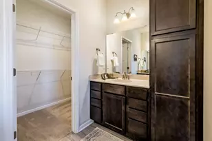 8211 W Highlander Dr, Mequon, WI 53097 - Photo 12