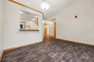 842 Evergreen Dr, Hartford, WI 53027 - Photo 8