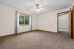 842 Evergreen Dr, Hartford, WI 53027 - Photo 16