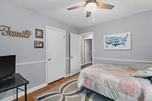 13706 W Meadow Ln, New Berlin, WI 53151 - Photo 8
