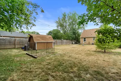 13706 W Meadow Ln, New Berlin, WI 53151 - Photo 22