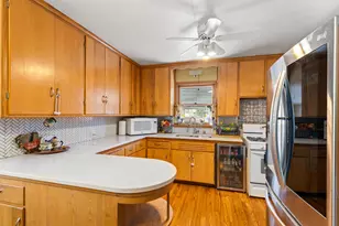 3569 S 14th St, Milwaukee, WI 53221 - Photo 8