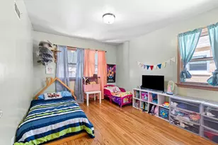 3569 S 14th St, Milwaukee, WI 53221 - Photo 14