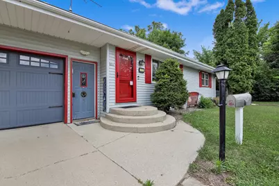116  Kathy Ln, Darien, WI 53114 - Photo 2