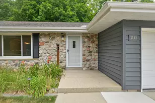 3059 S 149th St, New Berlin, WI 53151 - Photo 2
