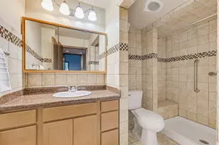 6100 W Stone Hedge Dr, Greenfield, WI 53220 - Photo 20