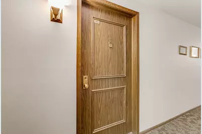 6100 W Stonehedge Dr #365D, Greenfield, WI 53220 - Photo 22
