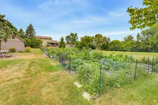 6100 W Stone Hedge Dr, Greenfield, WI 53220 - Photo 36